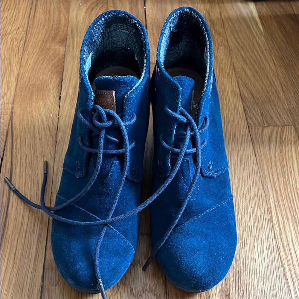 Toms Navy Suede Ankle Boots with Patterned Trim